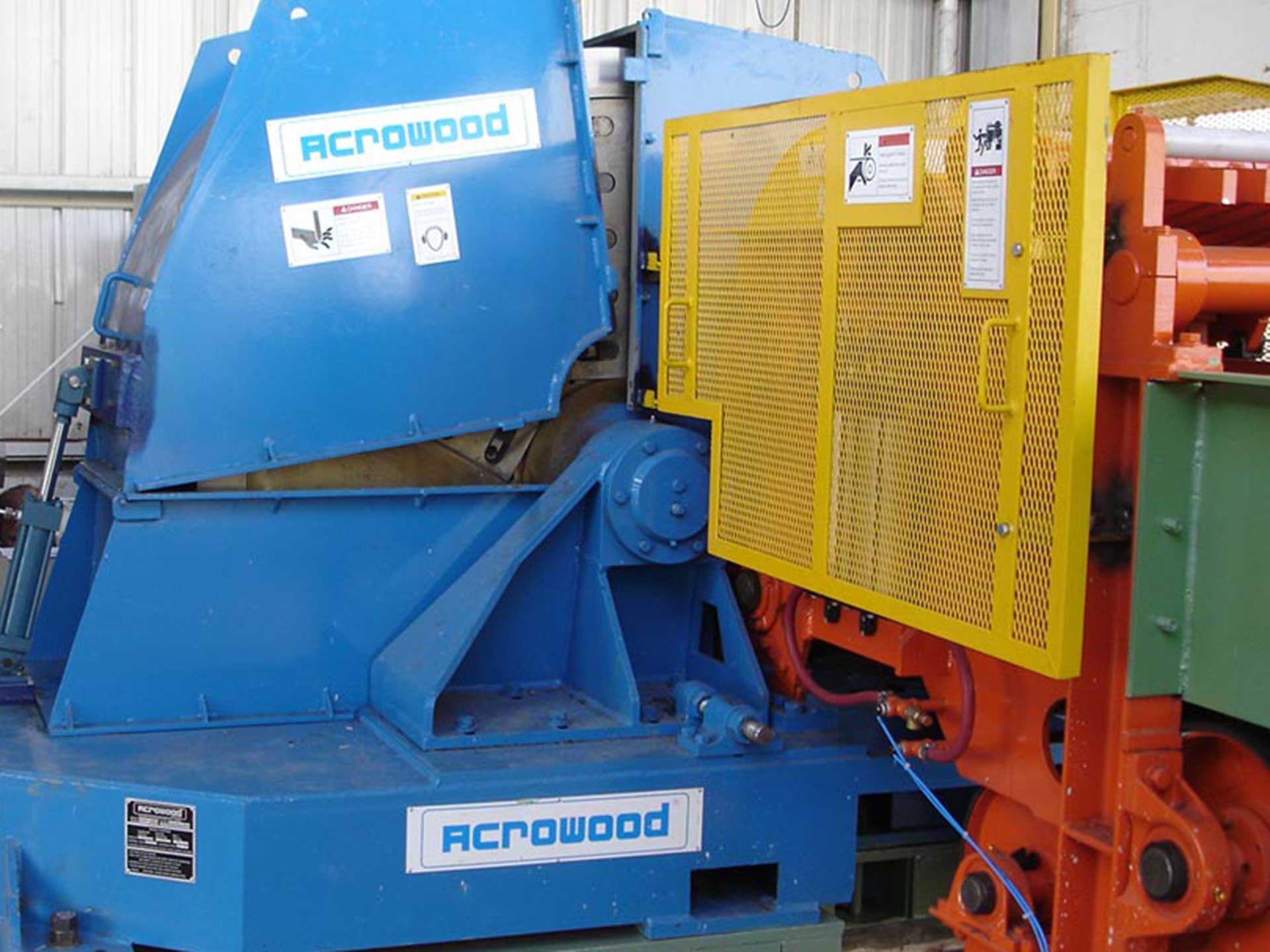 veneer-disk-chipper-and-feedworks-attached